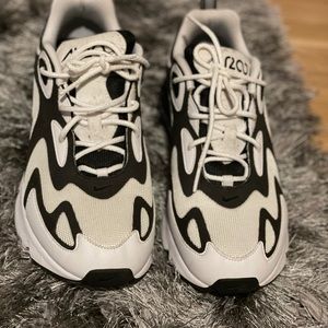 Men Nike Air max bolt